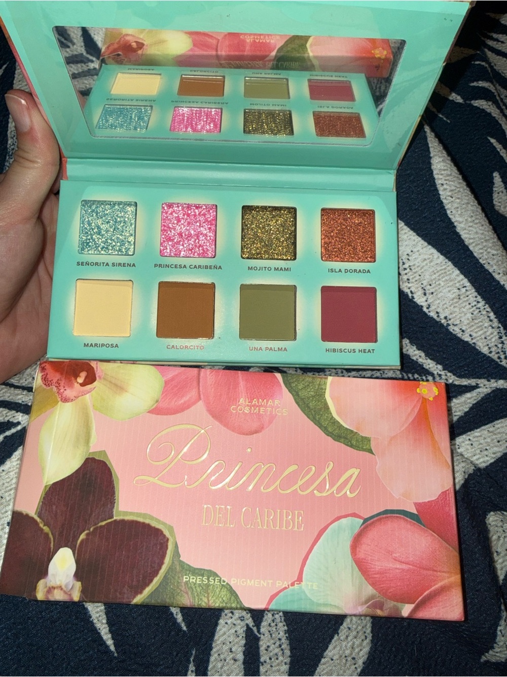 Alamar cosmetics eyeshadow pallet